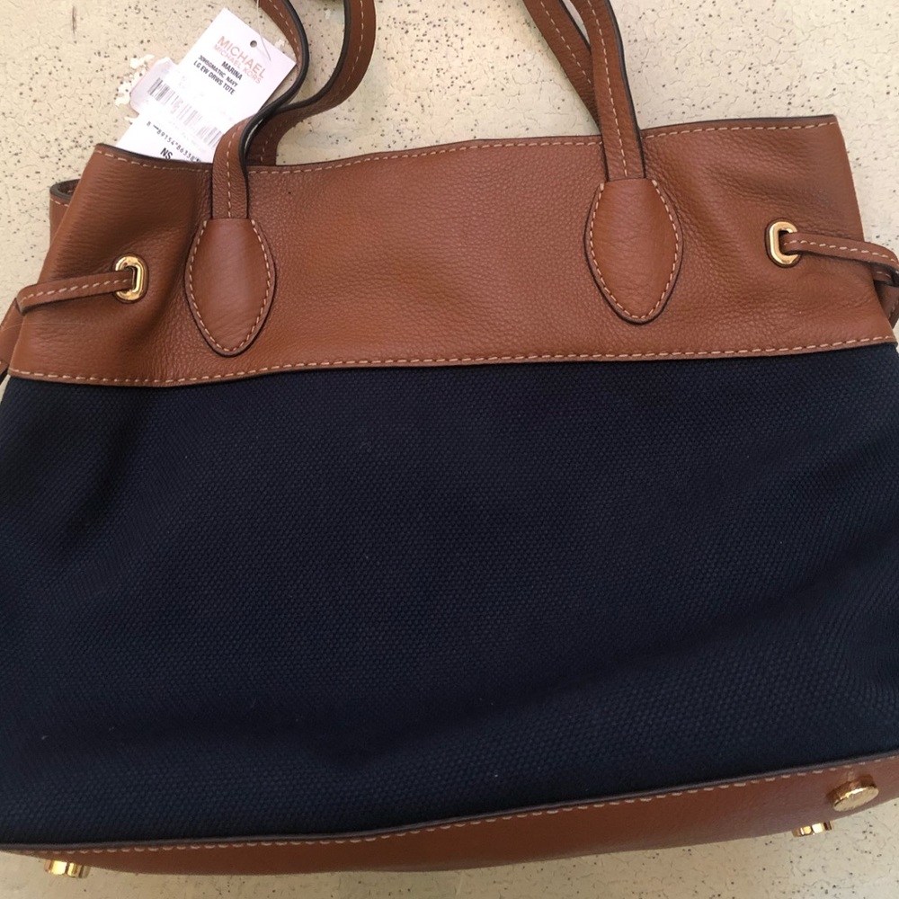 NWT Michael Kors Large East/West Drawstring Tote - Picture 4 of 5